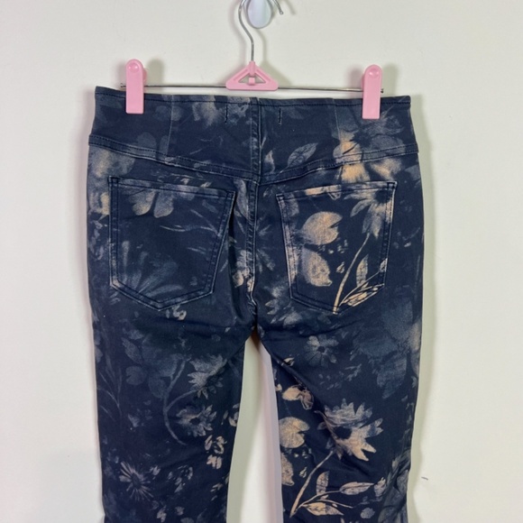 Free People We The Free Women’s Penny Pull Printed Navy Combo Flare Jeans 26 New - Picture 5 of 9